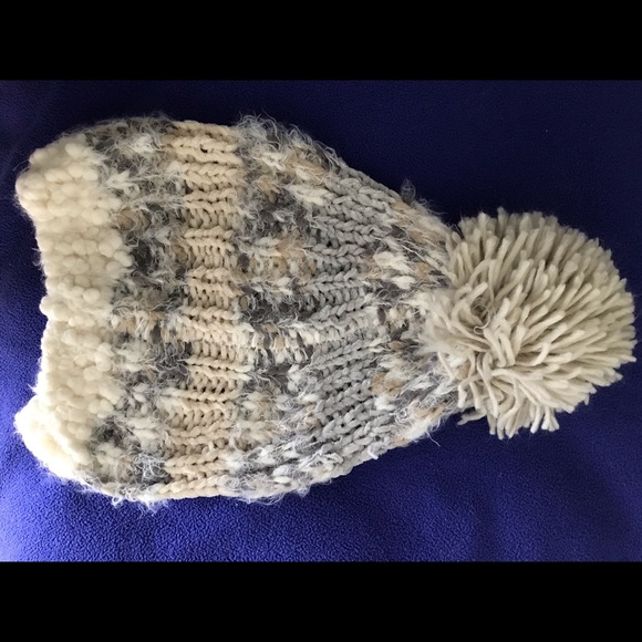 Brand New-Multi Yarn Pom Beanie- grey/cream - Picture 4 of 5